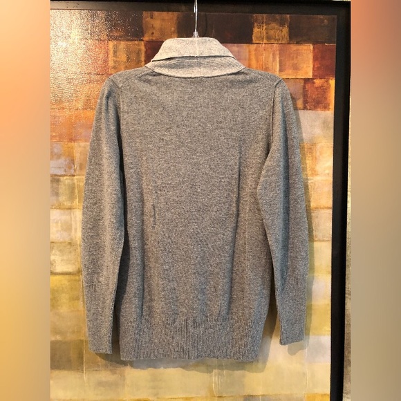 BANANA REPUBLIC Luxury Cashmere Blend Gray Sweater - Picture 2 of 8